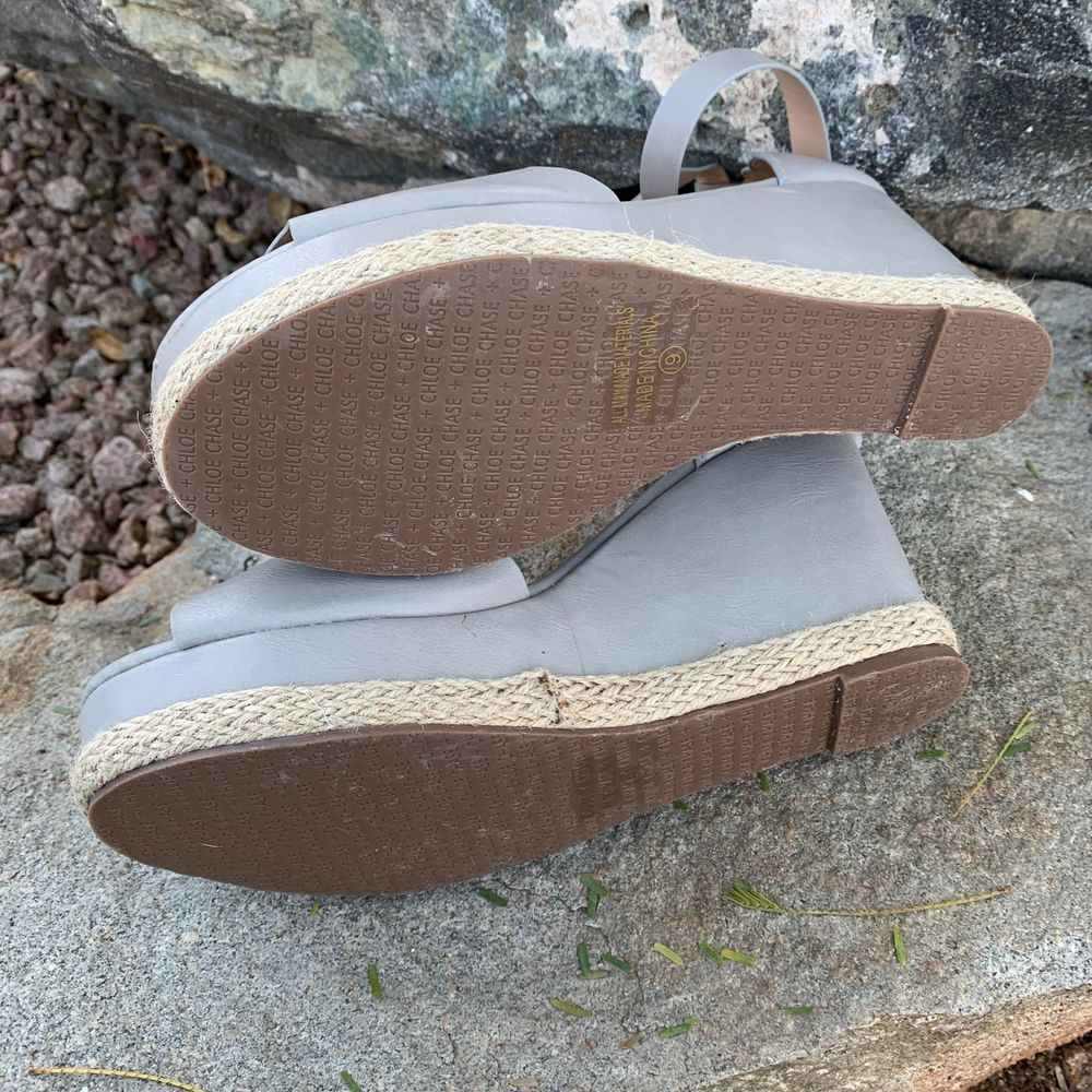 New Grey Scalloped Sling Back Platform Sandals - Picture 3 of 5